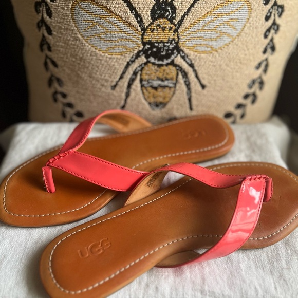 UGG Coral Flip Flop Sandals - Picture 1 of 5